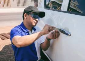 Car Locksmith in Burbank